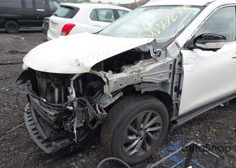 2016 Nissan Rogue Sl z USA, uszkodzony, nr VIN KNMAT2MV2GP728238